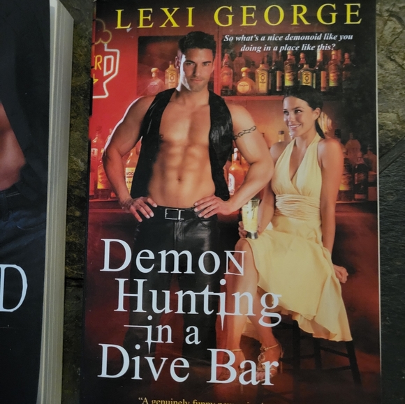 Urban Fantasy / Paranormal Romance Lot of 2 Books - Picture 4 of 4